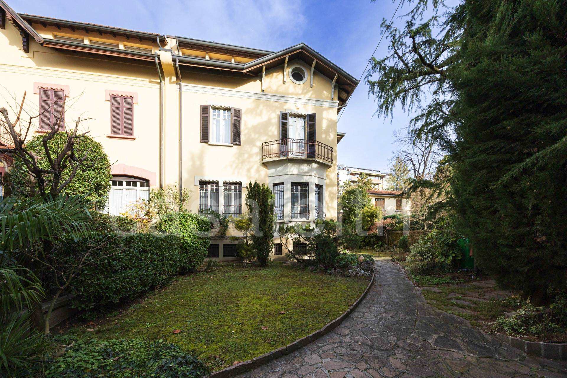 Villa Bifamiliare in Vendita a Bergamo