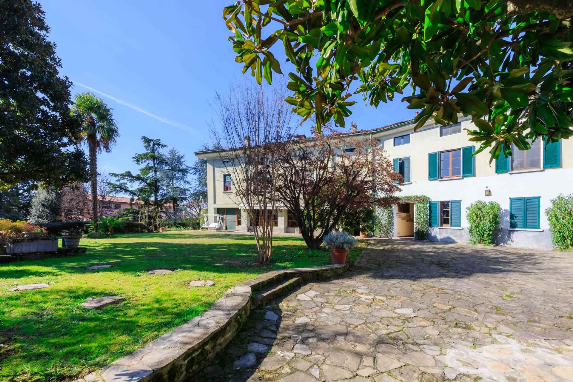 Villa in vendita a Ponteranica, 30 locali, zona ina, prezzo € 1.568.000 | PortaleAgenzieImmobiliari.it