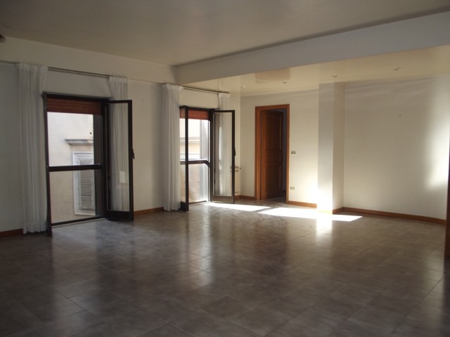 Appartamento in affitto a Marsala, 6 locali, zona Località: CENTRO STORICO, prezzo € 500 | CambioCasa.it