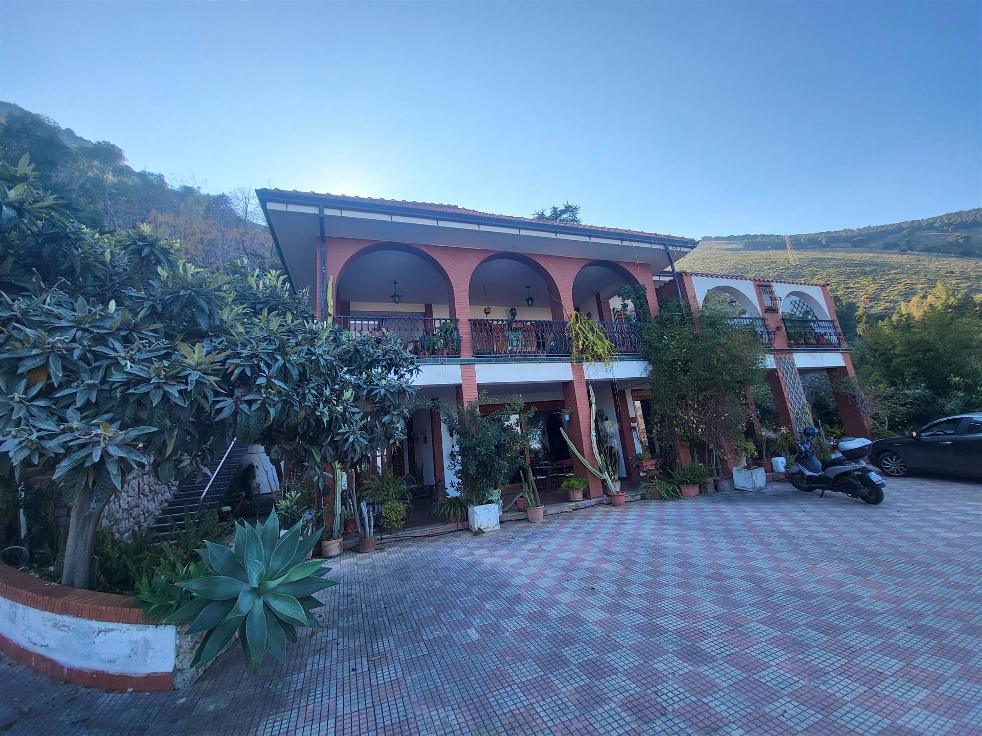 Villa Bifamiliare in vendita a Palermo