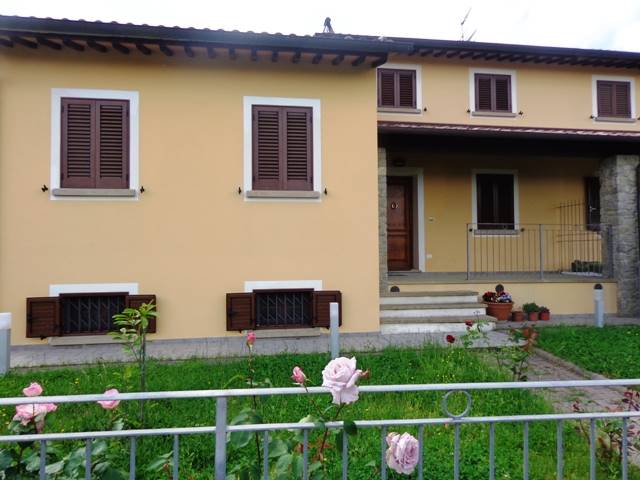 Villa Bifamiliare in vendita a Fauglia, 7 locali, Trattative riservate | CambioCasa.it
