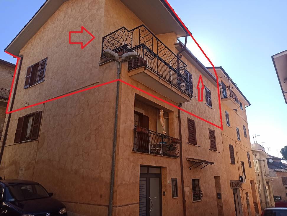 Appartamento in vendita a Capena, 7 locali, prezzo € 149.000 | CambioCasa.it