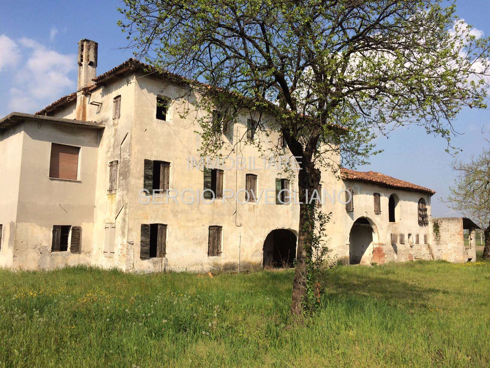 Rustico / Casale in vendita a Nervesa della Battaglia, 20 locali, zona sio, prezzo € 250.000 | PortaleAgenzieImmobiliari.it