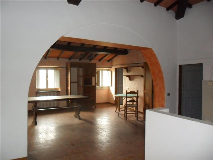 Appartamento in vendita a Borgo San Lorenzo, 5 locali, zona Località: LUCO MUGELLO, prezzo € 160.000 | CambioCasa.it