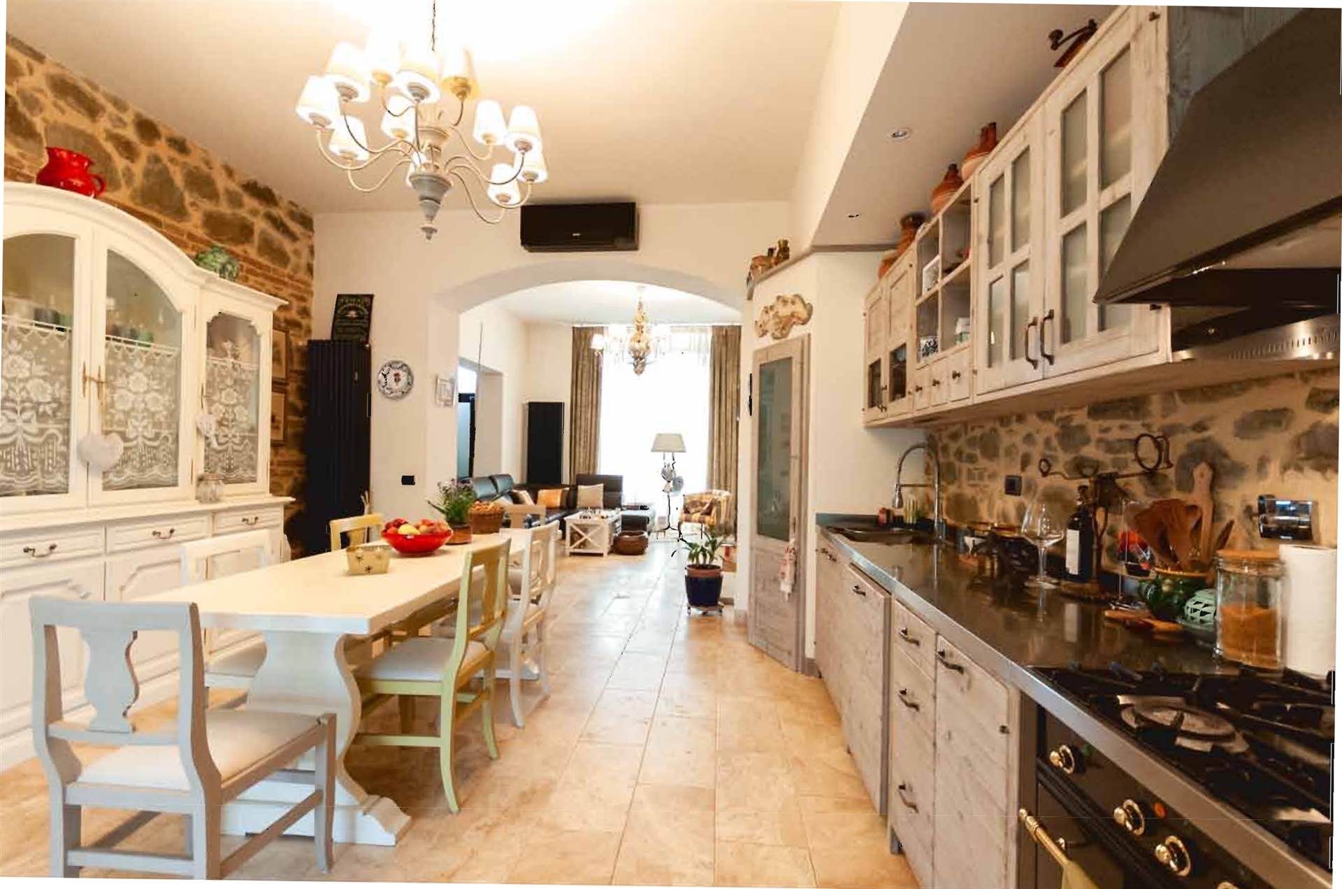 Villa in vendita a Vicchio, 10 locali, zona Località: PAESE, prezzo € 460.000 | PortaleAgenzieImmobiliari.it