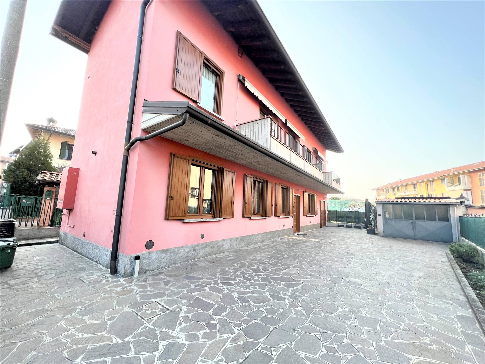 Villa in vendita a Osio Sopra, 6 locali, prezzo € 280.000 | PortaleAgenzieImmobiliari.it