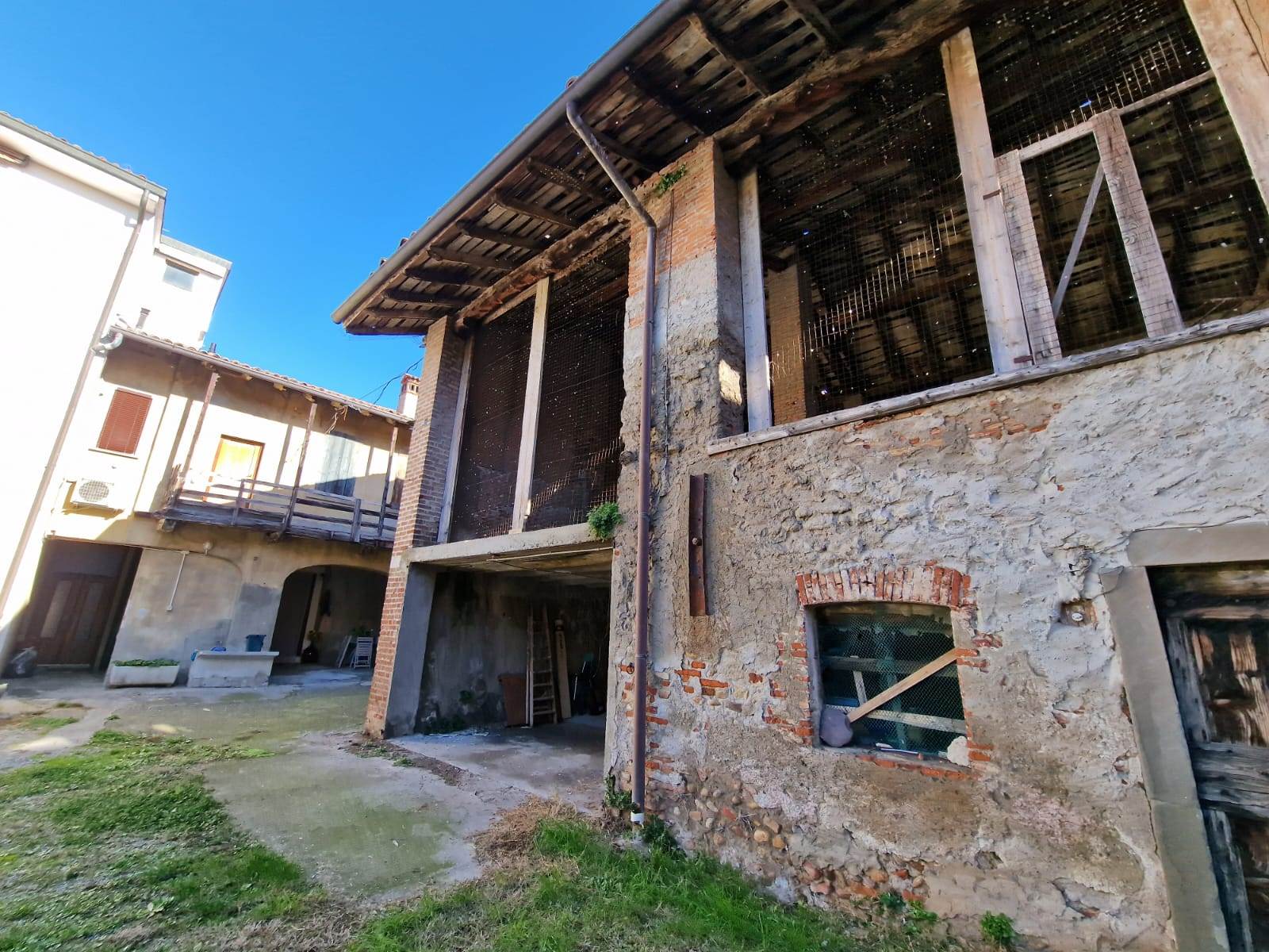 Rustico / Casale in vendita a Levate, 3 locali, prezzo € 49.000 | PortaleAgenzieImmobiliari.it