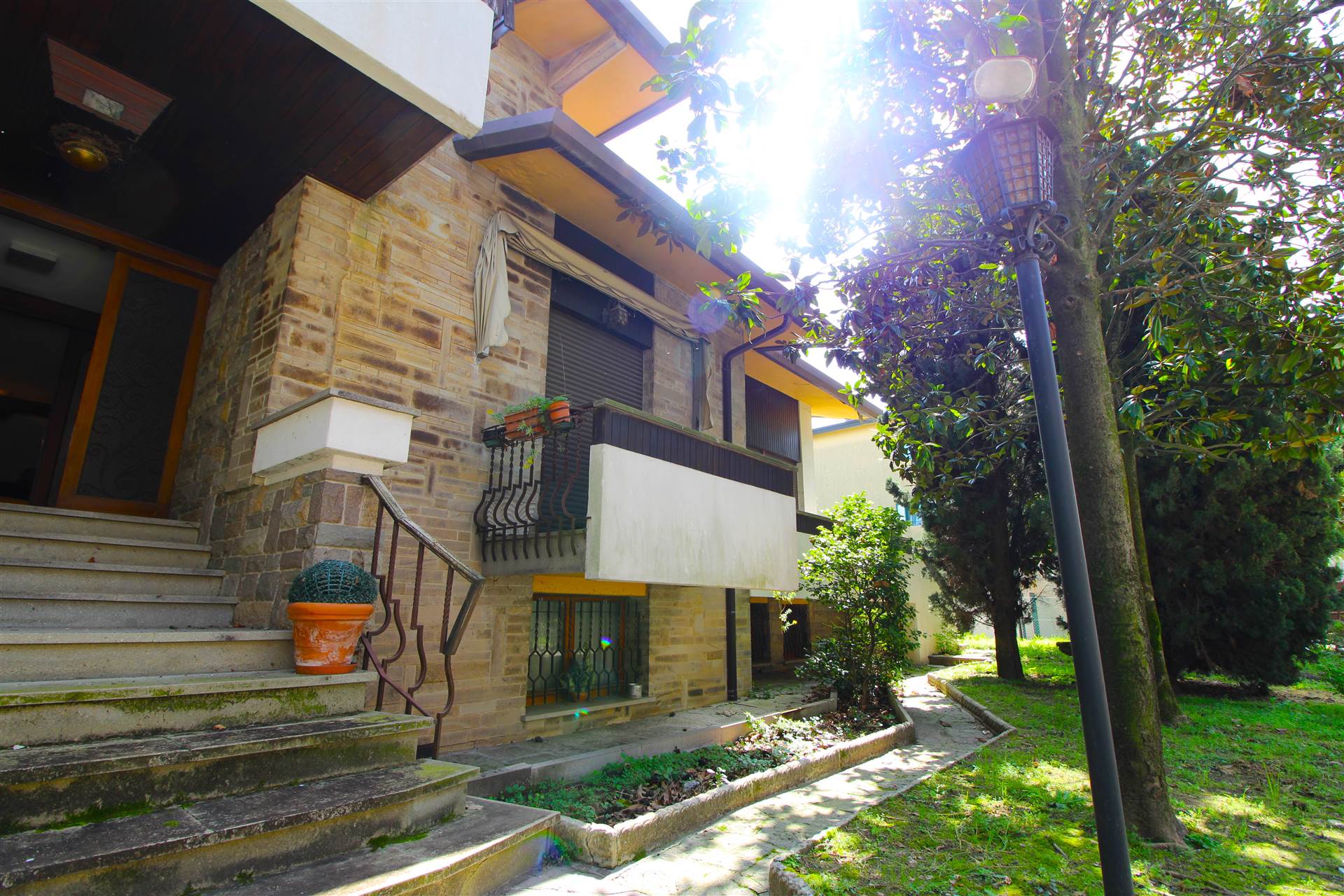 Villa in vendita a Cadoneghe, 10 locali, prezzo € 360.000 | PortaleAgenzieImmobiliari.it