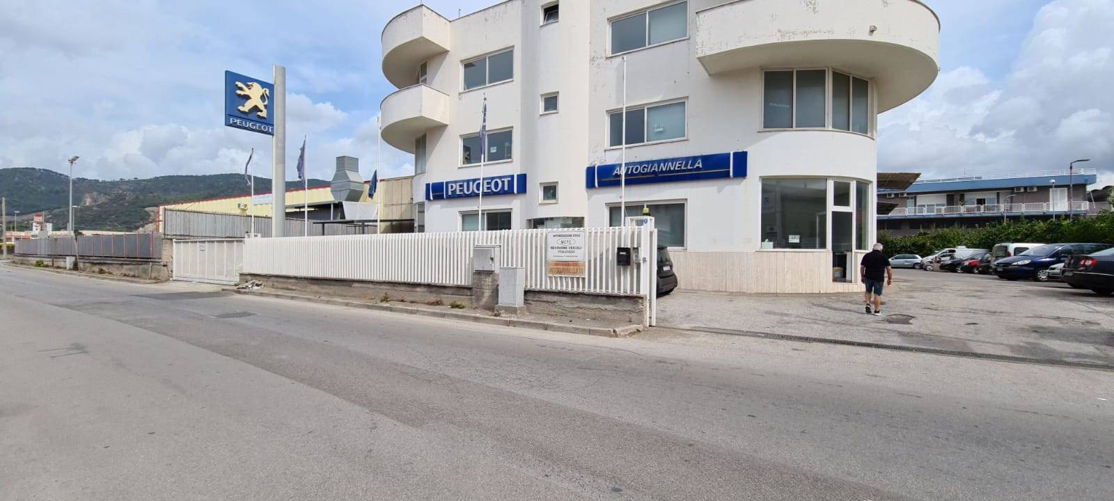 Immobile Commerciale in affitto a Salerno, 9999 locali, zona Industriale, prezzo € 4.900 | PortaleAgenzieImmobiliari.it
