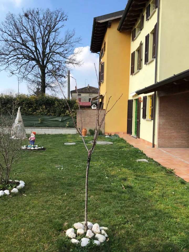 Villa Bifamiliare in vendita a Cortemaggiore, 5 locali, zona Martino in Olza, prezzo € 210.000 | PortaleAgenzieImmobiliari.it