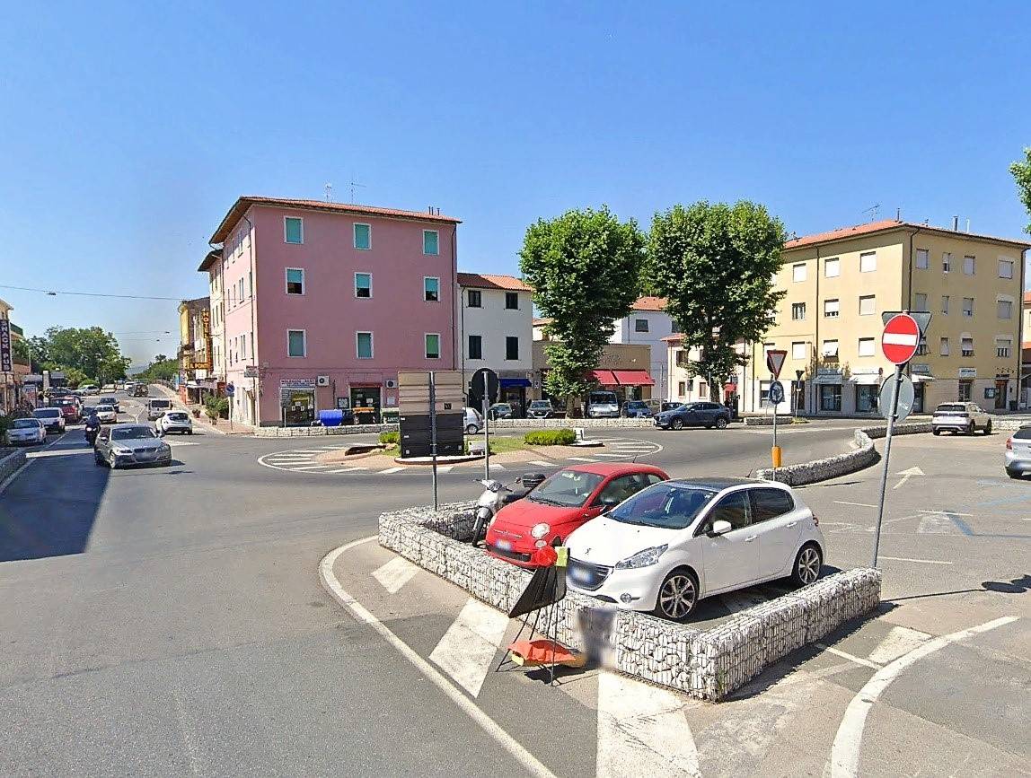 Appartamento in vendita a Cecina, 3 locali, zona Località: CENTRO, prezzo € 140.000 | PortaleAgenzieImmobiliari.it