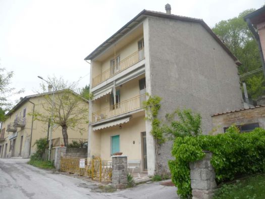 Appartamento in vendita a Santa Fiora, 4 locali, zona olo, prezzo € 65.000 | PortaleAgenzieImmobiliari.it