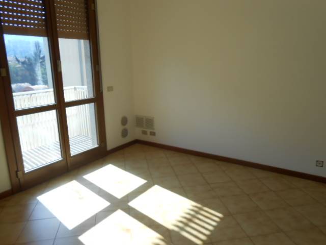 Appartamento in affitto a Cairo Montenotte, 4 locali, prezzo € 400 | PortaleAgenzieImmobiliari.it