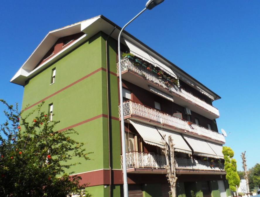 Appartamento in vendita a Chiaravalle, 4 locali, prezzo € 110.000 | CambioCasa.it