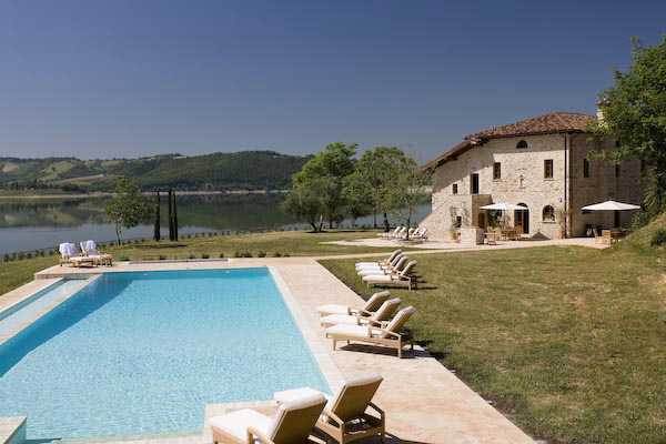Villa in vendita a Orvieto, 23 locali, zona Zona: Corbara, prezzo € 2.000.000 | CambioCasa.it