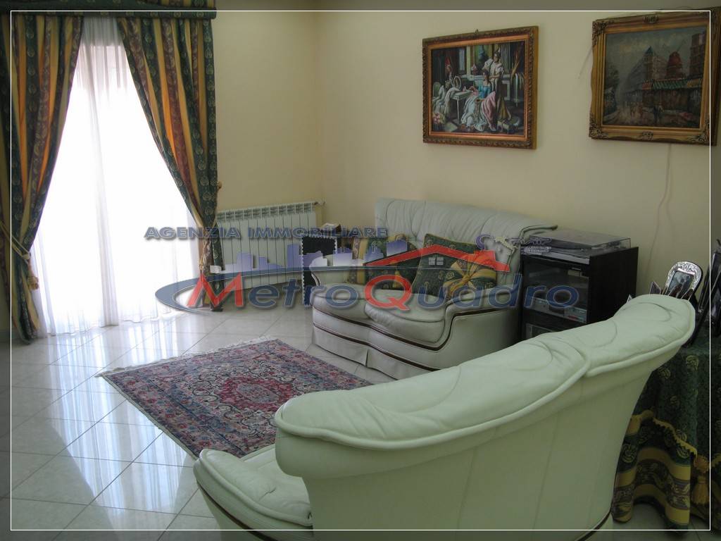 Appartamento in affitto a Canicattì, 5 locali, zona Località: C 5-6 ZONA PONTE DI FERRO E STAZIONE, prezzo € 320 | PortaleAgenzieImmobiliari.it