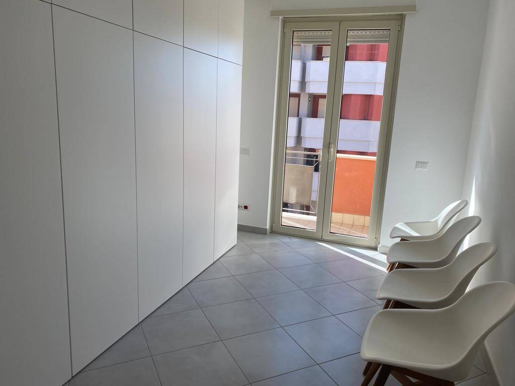 Ufficio / Studio in affitto a Frosinone, 3 locali, zona ro, prezzo € 750 | PortaleAgenzieImmobiliari.it