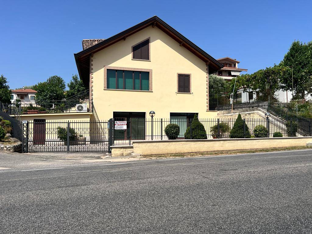 Ufficio / Studio in affitto a Frosinone, 3 locali, zona ro, prezzo € 650 | PortaleAgenzieImmobiliari.it