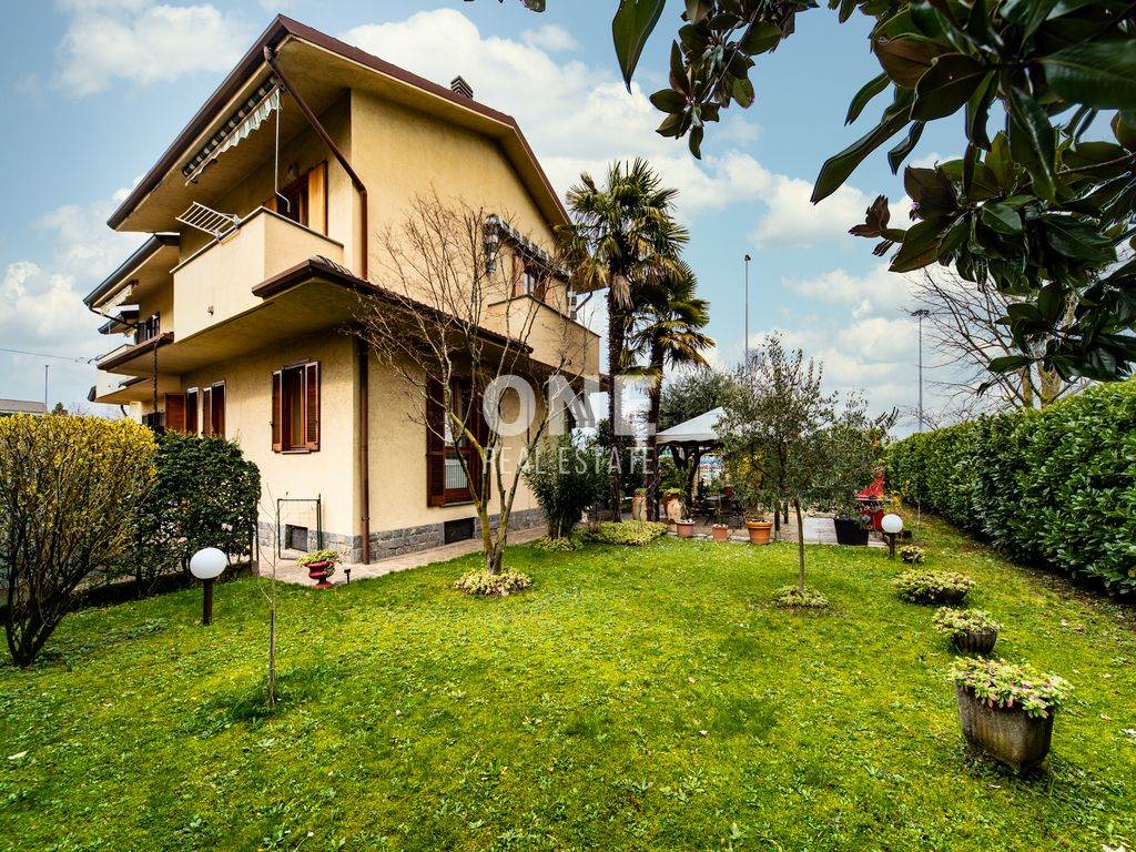 Villa in vendita a Villasanta, 4 locali, prezzo € 445.000 | PortaleAgenzieImmobiliari.it