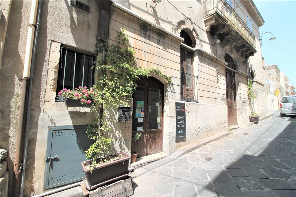 Ristorante / Pizzeria / Trattoria in vendita a Palazzolo Acreide, 3 locali, prezzo € 128.000 | CambioCasa.it
