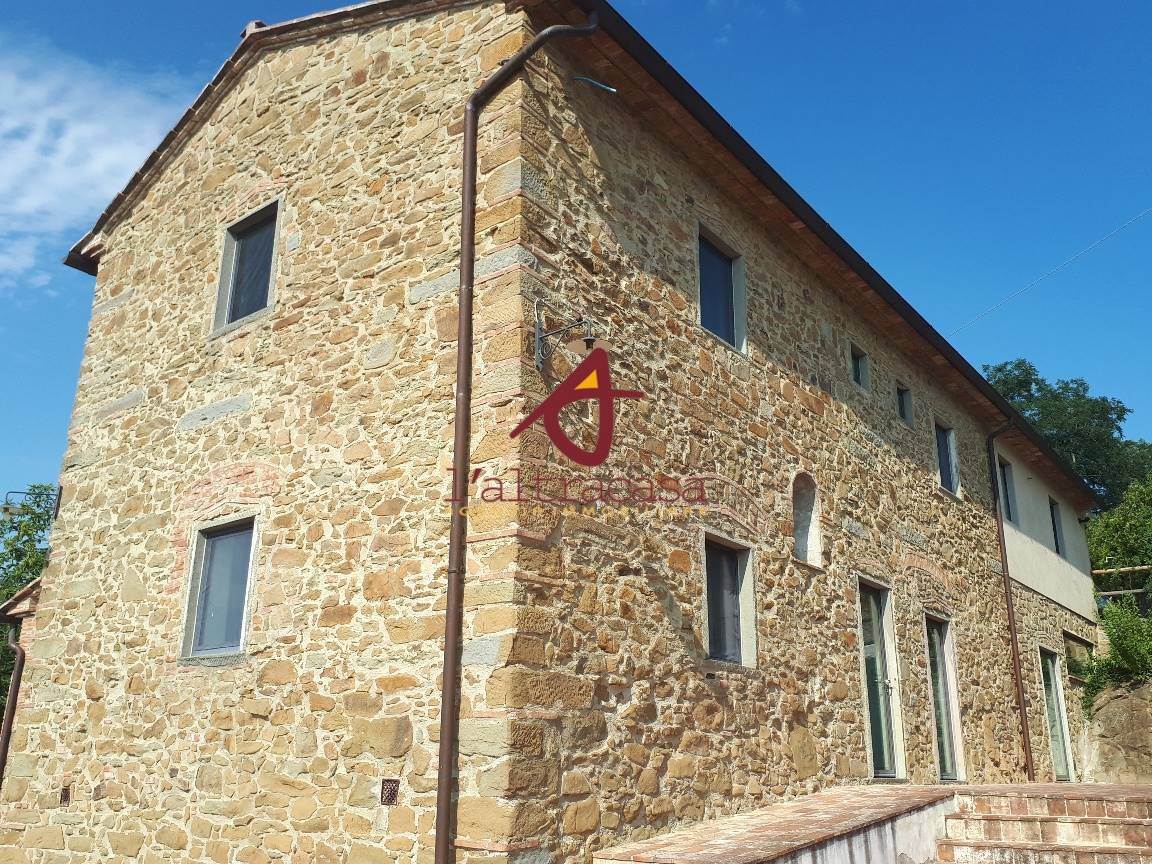 Rustico / Casale in vendita a Vinci, 12 locali, prezzo € 600.000 | PortaleAgenzieImmobiliari.it