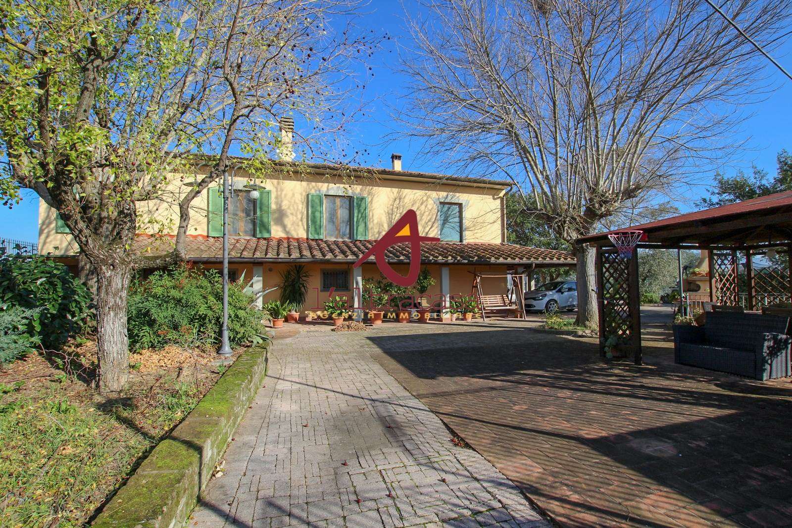 Villa in vendita a Cerreto Guidi, 8 locali, prezzo € 750.000 | PortaleAgenzieImmobiliari.it