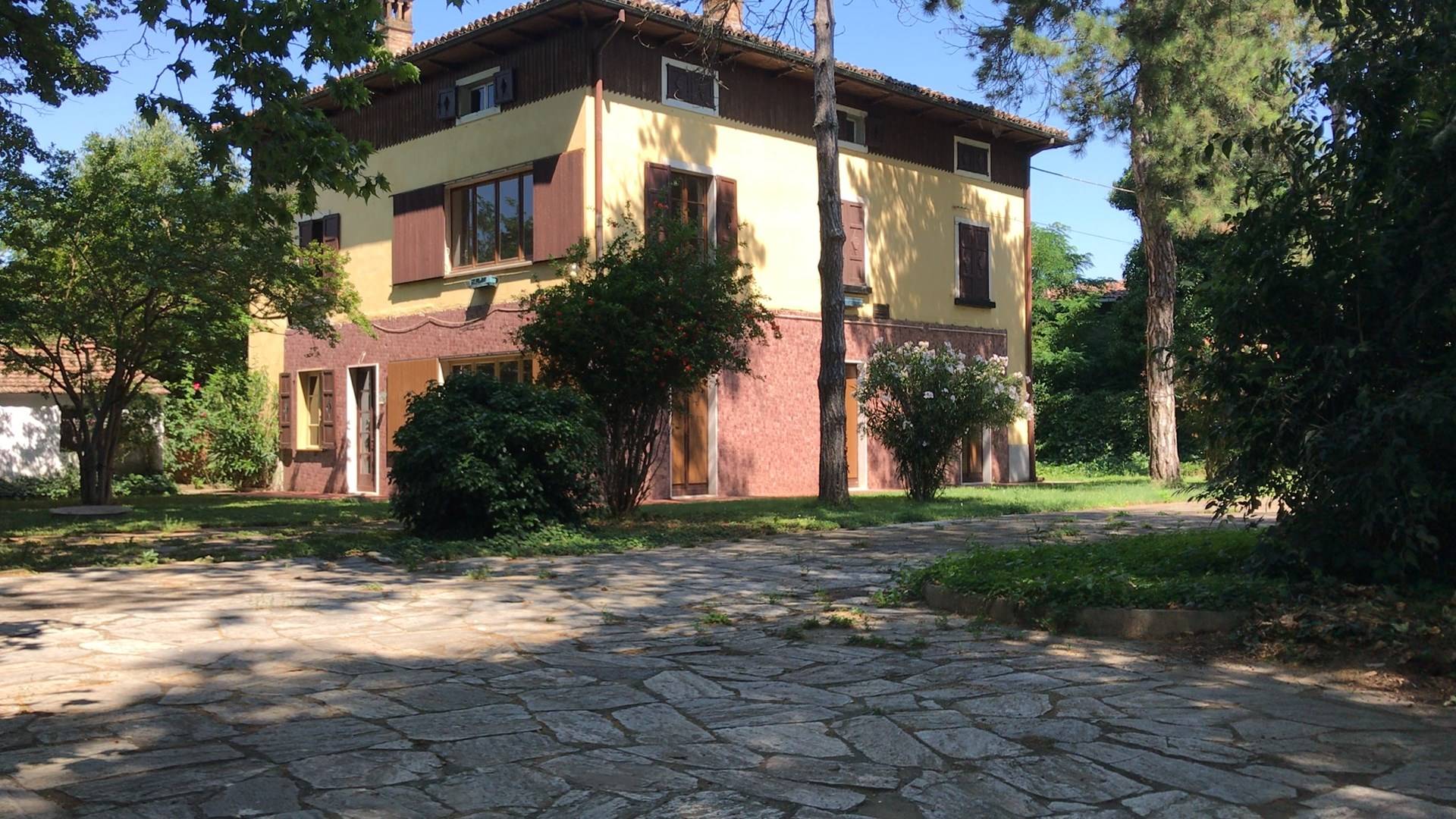 Villa in vendita a Castelnuovo Scrivia, 10 locali, prezzo € 300.000 | PortaleAgenzieImmobiliari.it