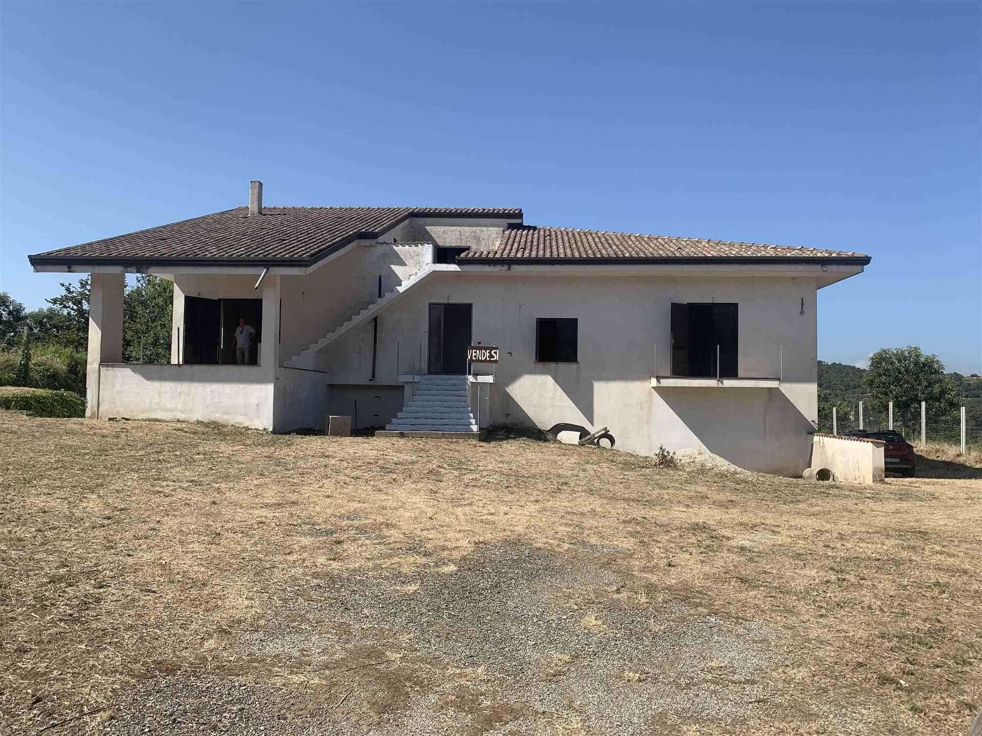 Villa in vendita a Teano, 12 locali, prezzo € 130.000 | PortaleAgenzieImmobiliari.it