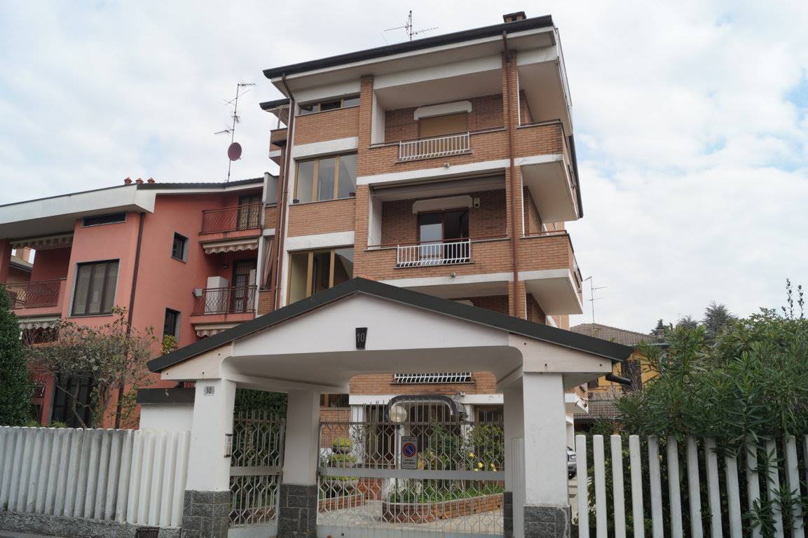 Appartamento in affitto a Nova Milanese, 3 locali, prezzo € 800 | CambioCasa.it