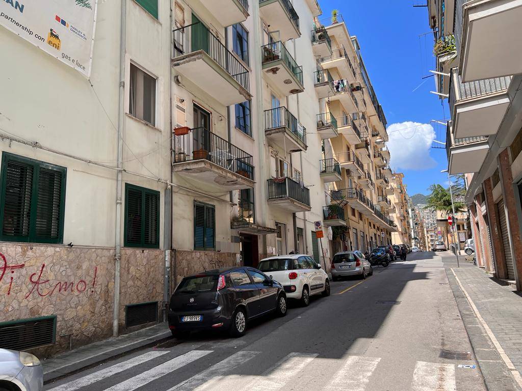 Appartamento in vendita a Salerno, 7 locali, zona ine, prezzo € 420.000 | PortaleAgenzieImmobiliari.it