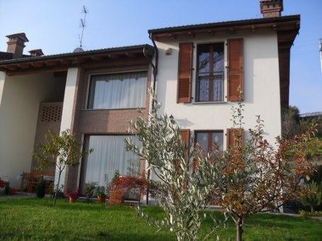 Villa a Schiera in vendita a Stradella, 8 locali, zona e Sacchetti, prezzo € 260.000 | PortaleAgenzieImmobiliari.it