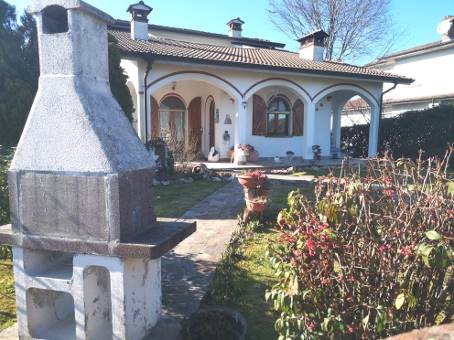Villa in vendita a Zenevredo, 10 locali, zona Località: CAMPAGNASSO, prezzo € 299.000 | PortaleAgenzieImmobiliari.it