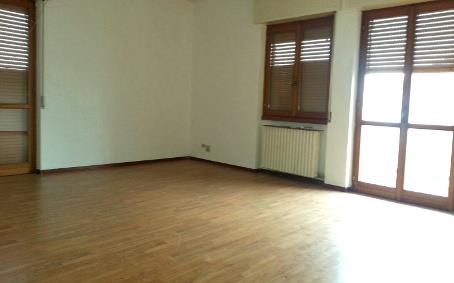 Appartamento in vendita a Broni, 8 locali, prezzo € 160.000 | PortaleAgenzieImmobiliari.it