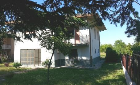 Villa in vendita a Castelletto di Branduzzo, 10 locali, zona Zona: Case Nuove, prezzo € 169.000 | CambioCasa.it