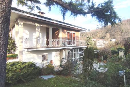 Villa in vendita a Broni, 14 locali, prezzo € 350.000 | PortaleAgenzieImmobiliari.it