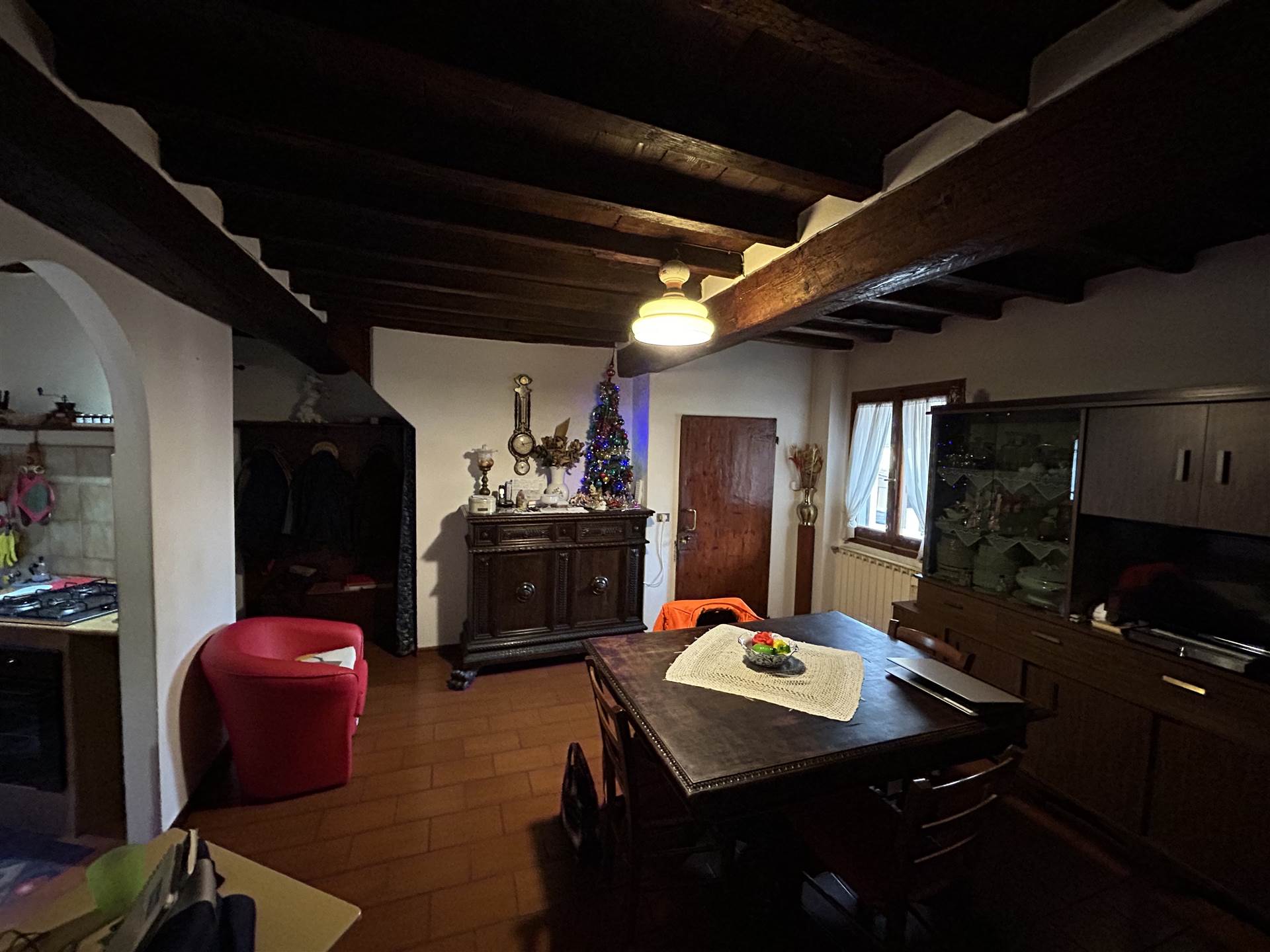 Villa in vendita a Reggello, 10 locali, zona io, prezzo € 210.000 | PortaleAgenzieImmobiliari.it