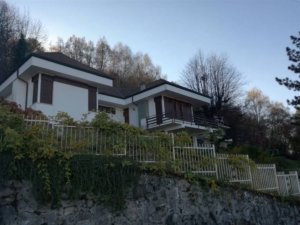 Villa in vendita a Valbrona, 5 locali, prezzo € 430.000 | PortaleAgenzieImmobiliari.it
