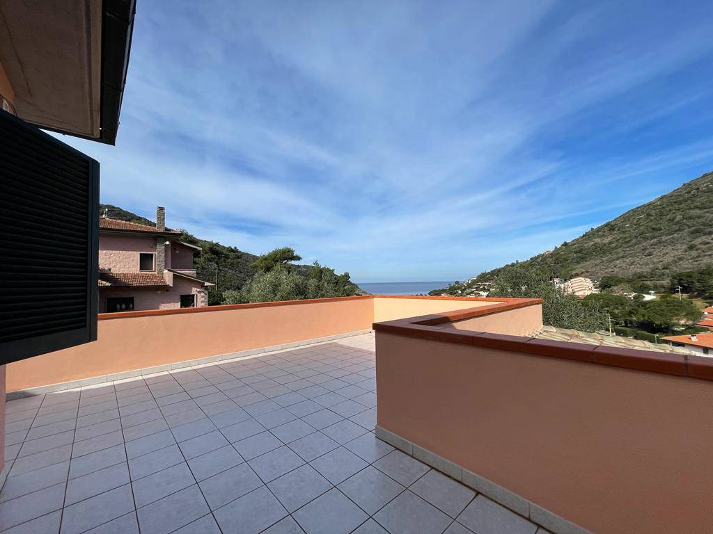Villa Bifamiliare in vendita a Rio nell'Elba, 9 locali, zona orto, prezzo € 790.000 | PortaleAgenzieImmobiliari.it