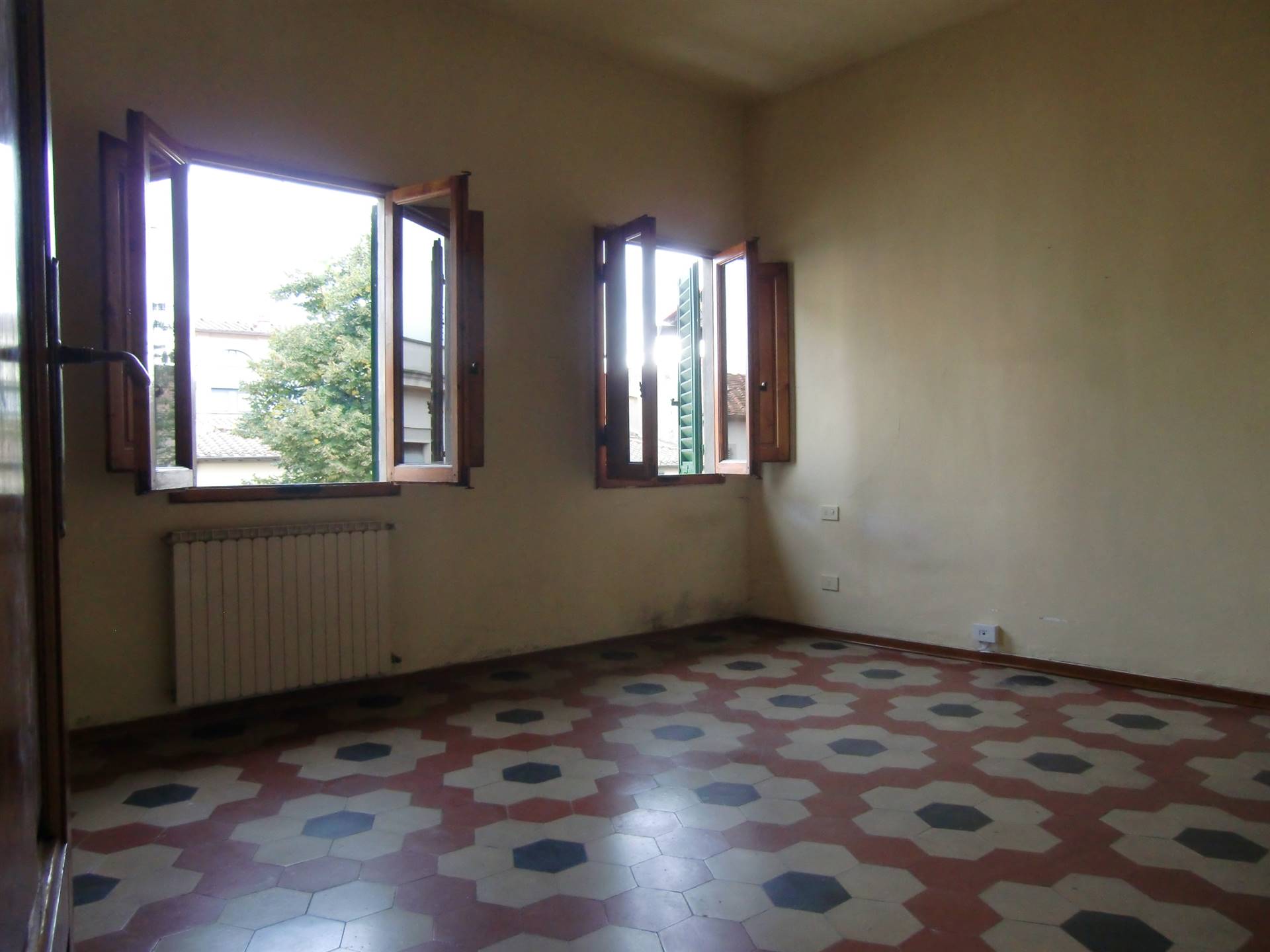 Appartamento in vendita a San Giovanni Valdarno, 4 locali, zona ro, prezzo € 72.000 | PortaleAgenzieImmobiliari.it