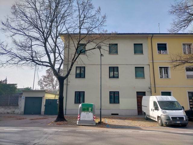 Soluzione Semindipendente in vendita a Parma - Zona: Barilla Center - V.le Fratti