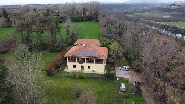 Villa in vendita a Cornate d'Adda, 4 locali, prezzo € 665.000 | PortaleAgenzieImmobiliari.it