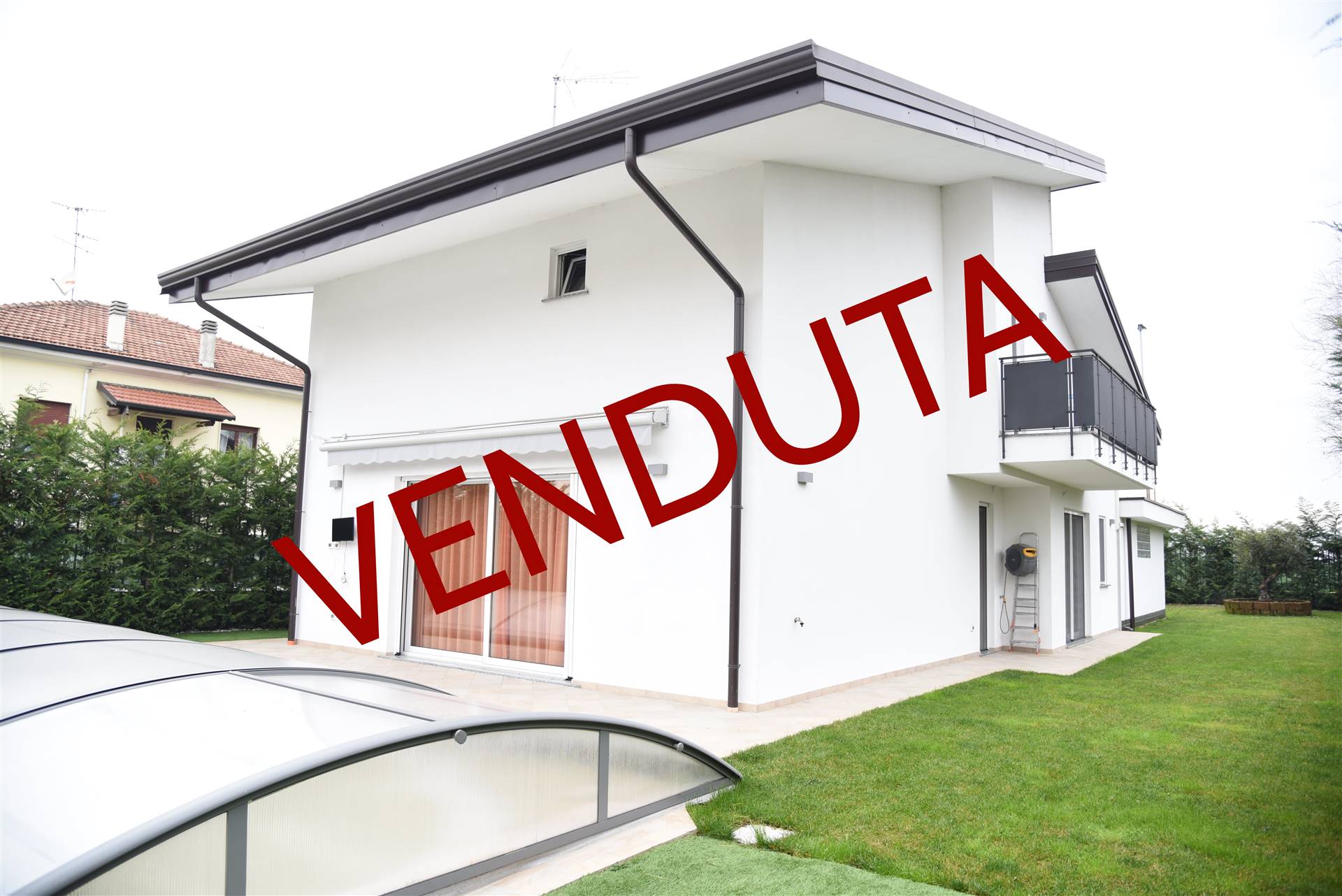 Villa in vendita a Cesate, 7 locali, prezzo € 630.000 | PortaleAgenzieImmobiliari.it