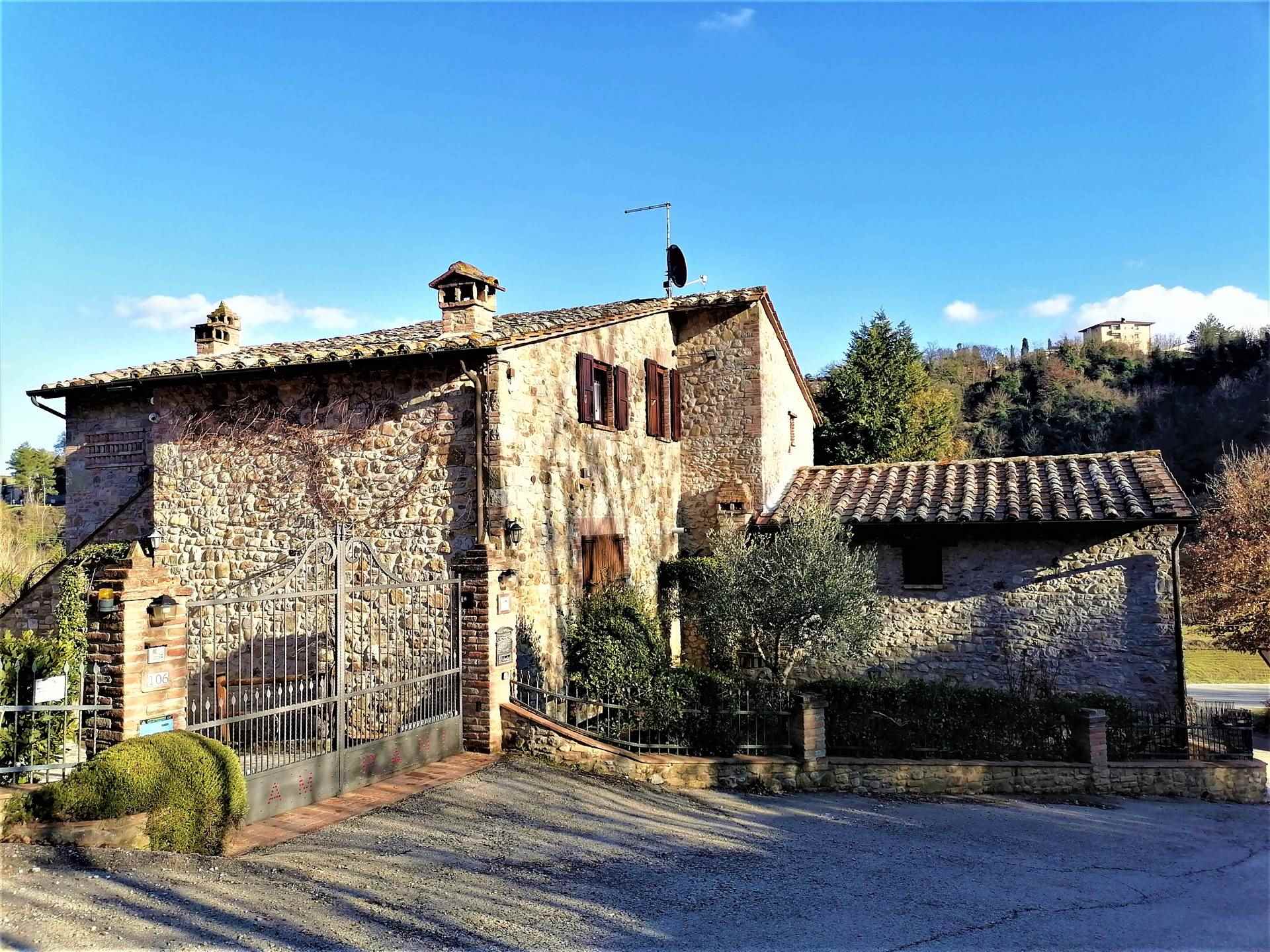 Rustico / Casale in vendita a Piegaro, 15 locali, prezzo € 745.000 | CambioCasa.it