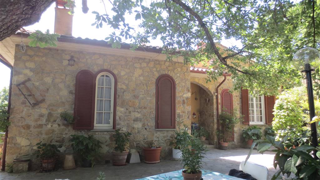 A Castelnuovo Berardenga Villa  in Vendita