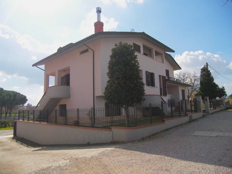 Villa Bifamiliare in vendita a Montepulciano, 20 locali, zona epulciano Stazione, Trattative riservate | PortaleAgenzieImmobiliari.it