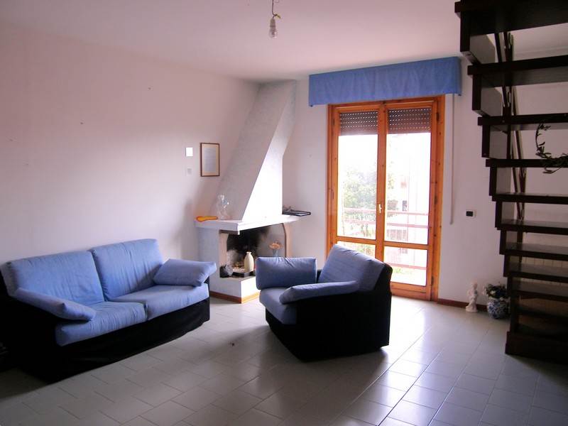 Appartamento in vendita a Sinalunga, 9 locali, prezzo € 120.000 | PortaleAgenzieImmobiliari.it