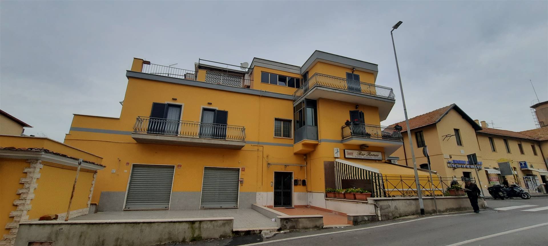 Appartamento in vendita a Roma, 3 locali, zona Località: MONTE SPACCATO, prezzo € 205.000 | CambioCasa.it
