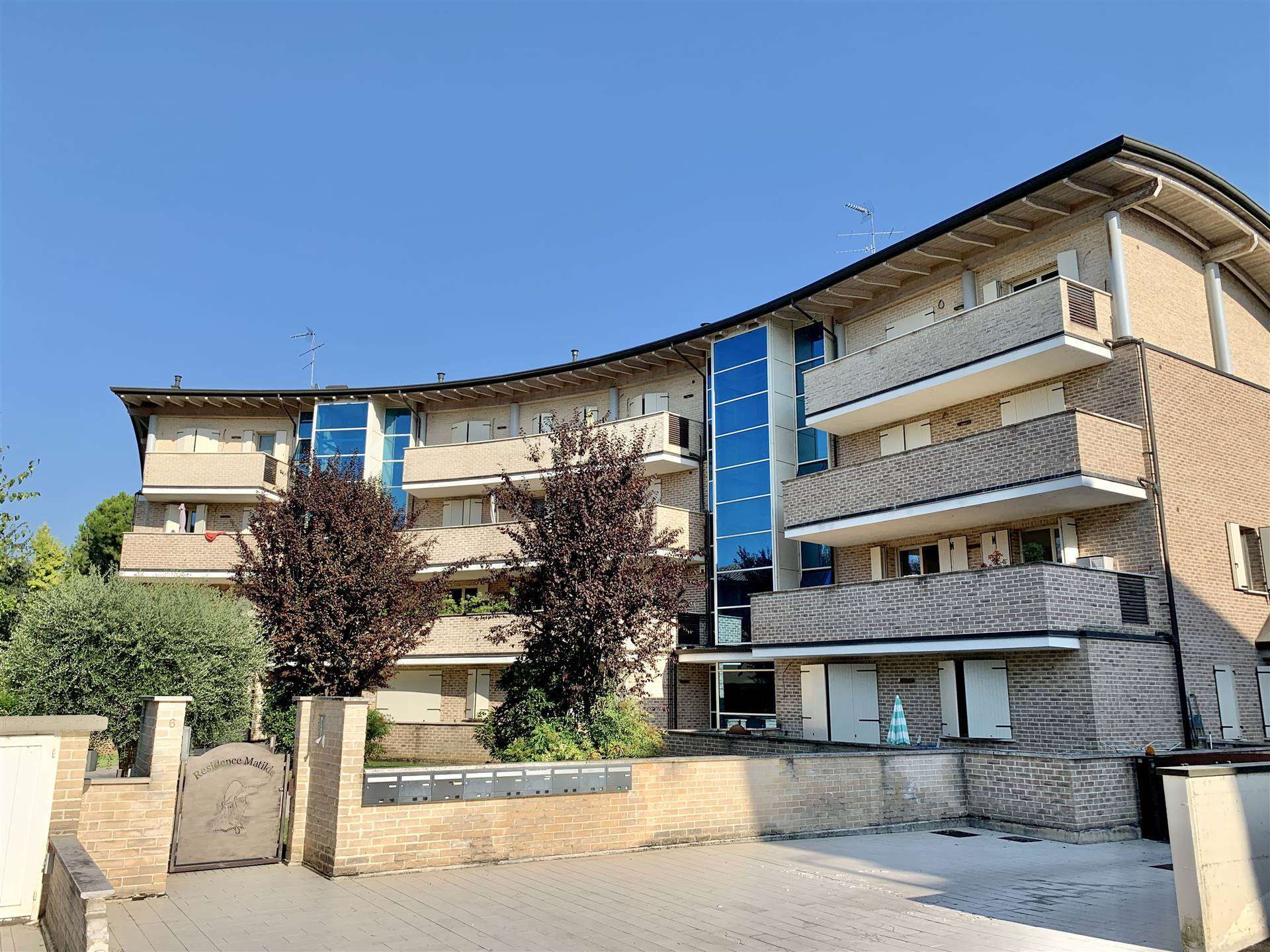 Appartamento in affitto a Mantova, 3 locali, zona Zona: Belfiore, prezzo € 1.200 | CambioCasa.it