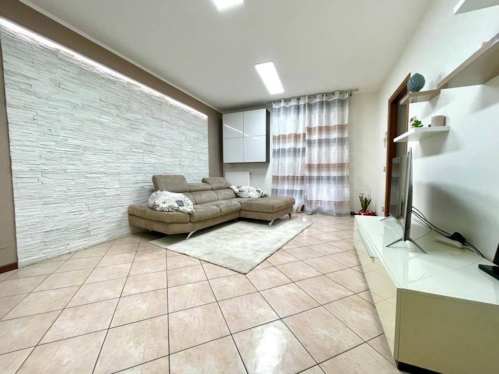 Appartamento in vendita a Borgo Virgilio, 4 locali, zona Località: CERESE, prezzo € 115.000 | CambioCasa.it