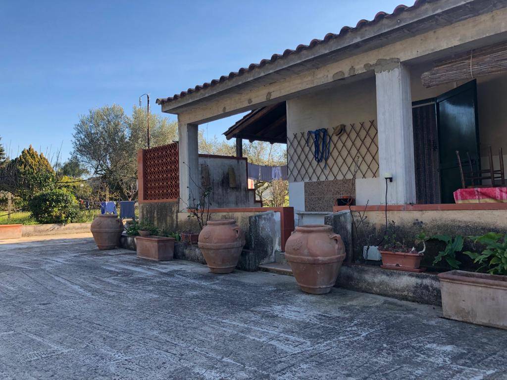 Villa in vendita a Partinico, 4 locali, prezzo € 105.000 | CambioCasa.it